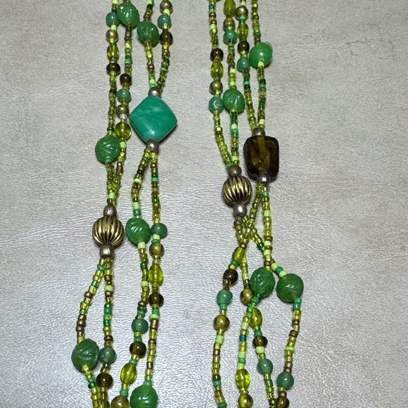 Green Beaded Necklace 36" - Picture 2 of 2